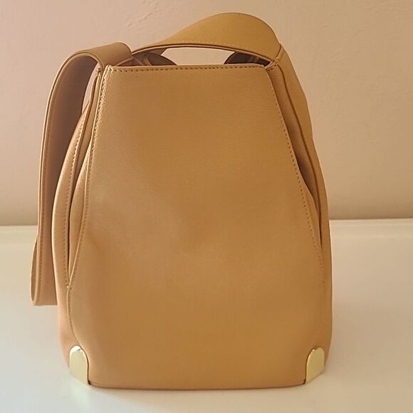 Vince Camuto Drawstring Shoulder Bucket Bag Tan Camel Gold Accents - Picture 7 of 15